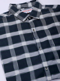 The Indian Garage Co Men Spread Collar Checked Slim Fit Casual Shirt