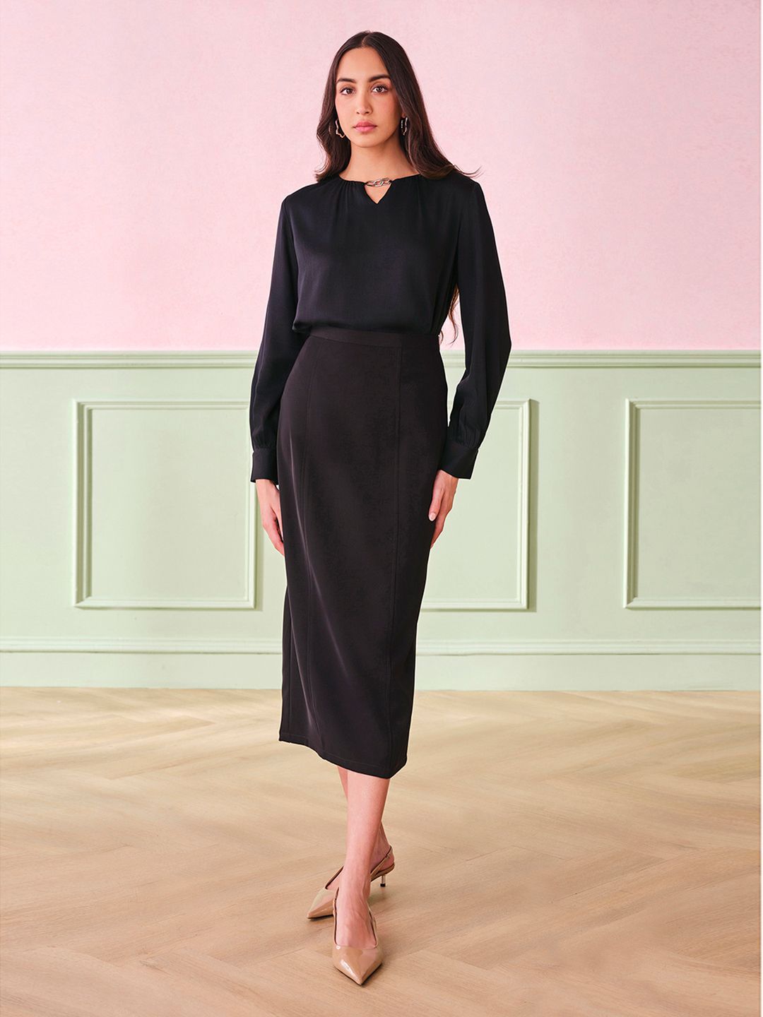 AND Keyhole Neck Cuffed Sleeves Top