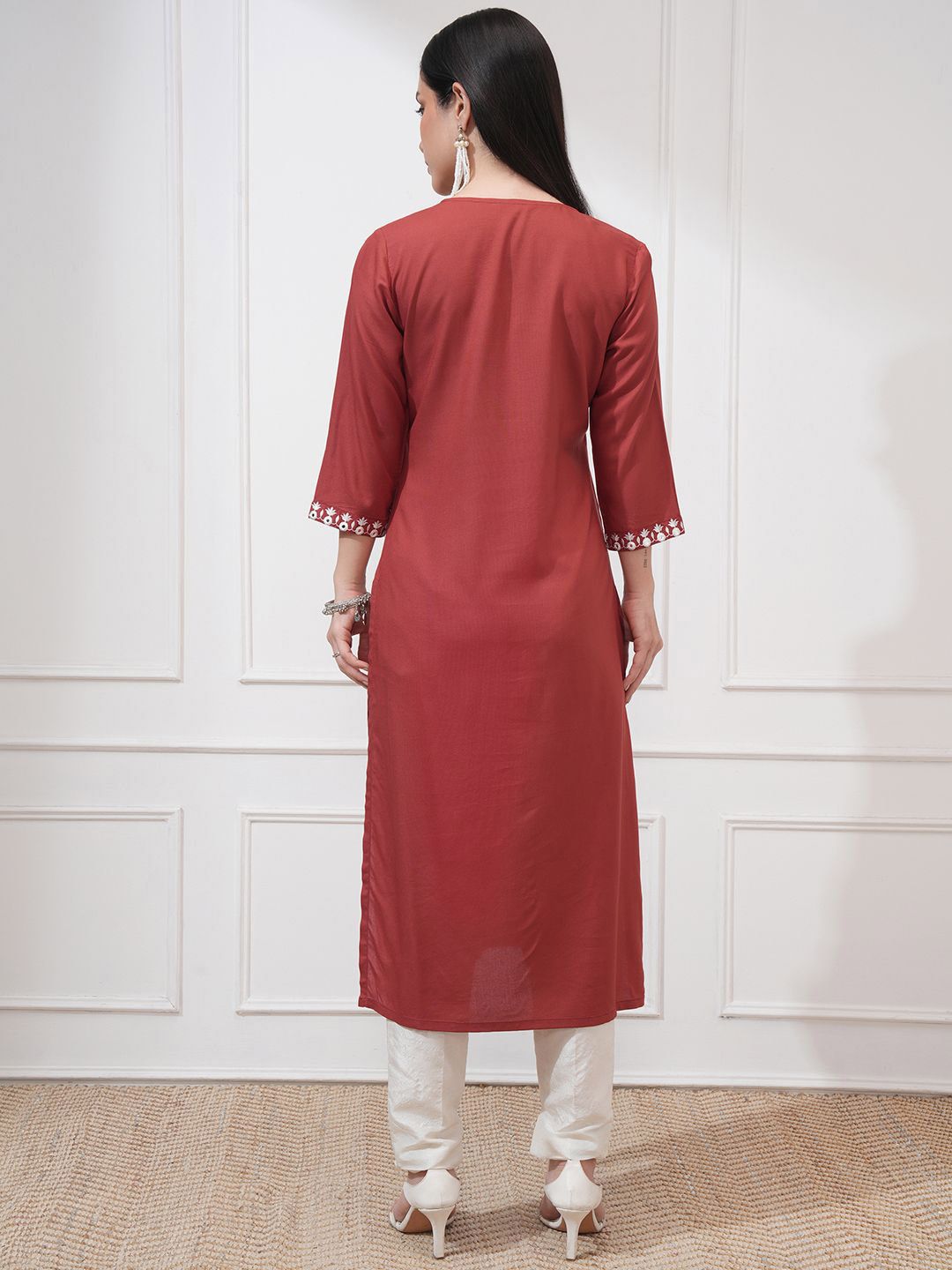 Vishudh Women Straight V Neck Kurta