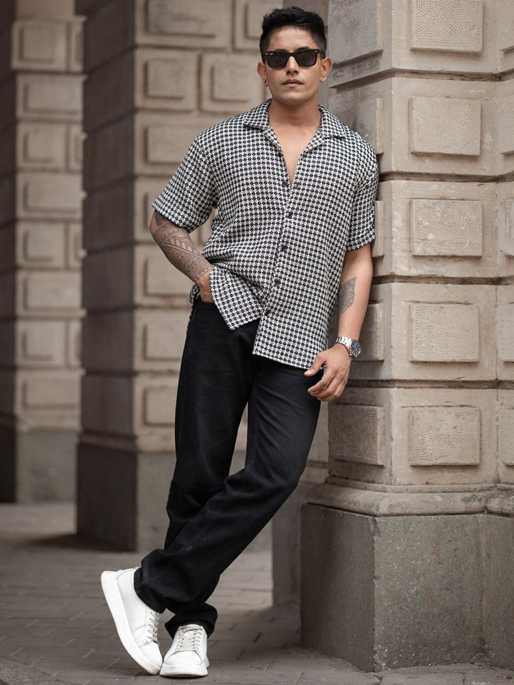 Powerlook Men Spread Collar Geometric Printed Casual Shirt