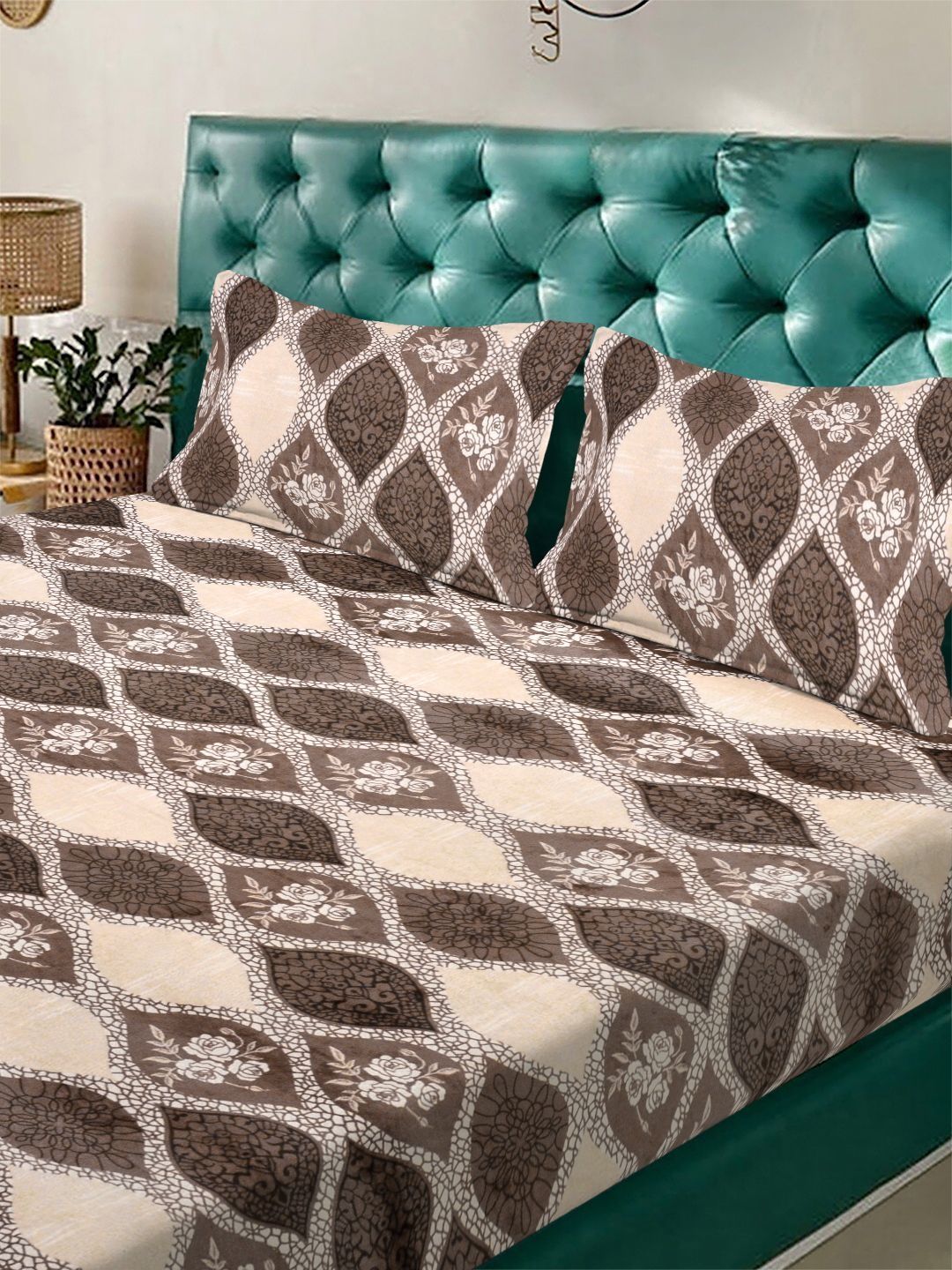 KLOTTHE Coklat Geometric Printed Dilengkapi 300 TC Woolen Bedsheet King & 2 Sarung Bantal