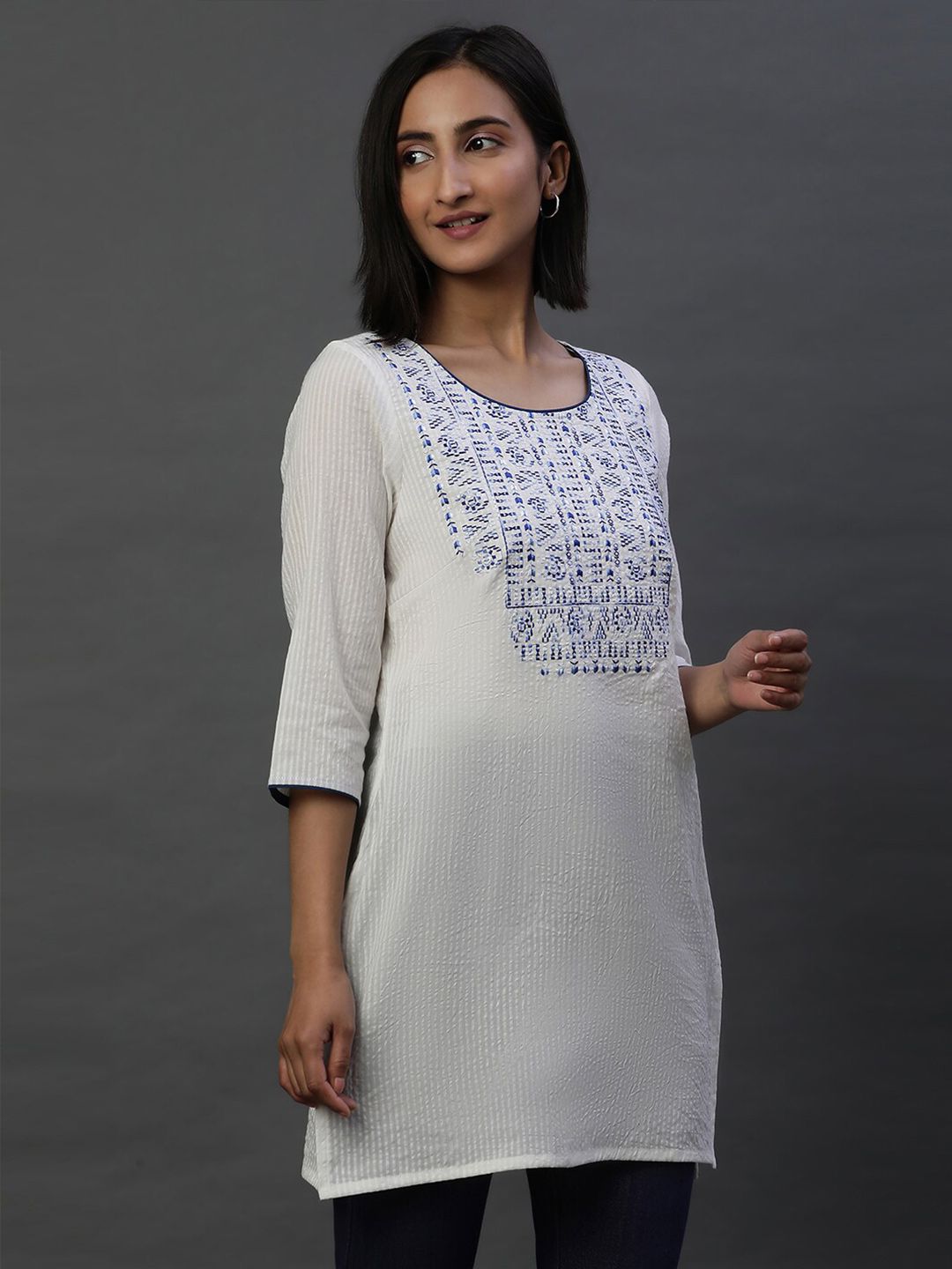 AURELIA Floral Embroidered Thread Work Straight Kurti