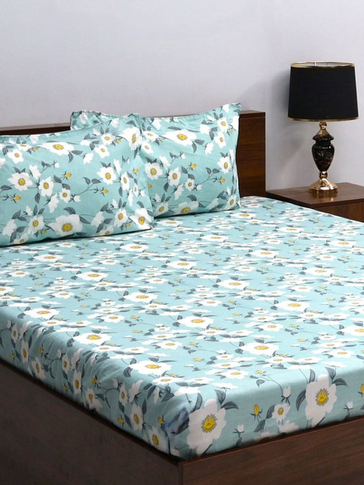 BOMBAY DYEING Fluorescent Green & White Floral 144 TC Queen Bedsheet with 2 Pillow Covers