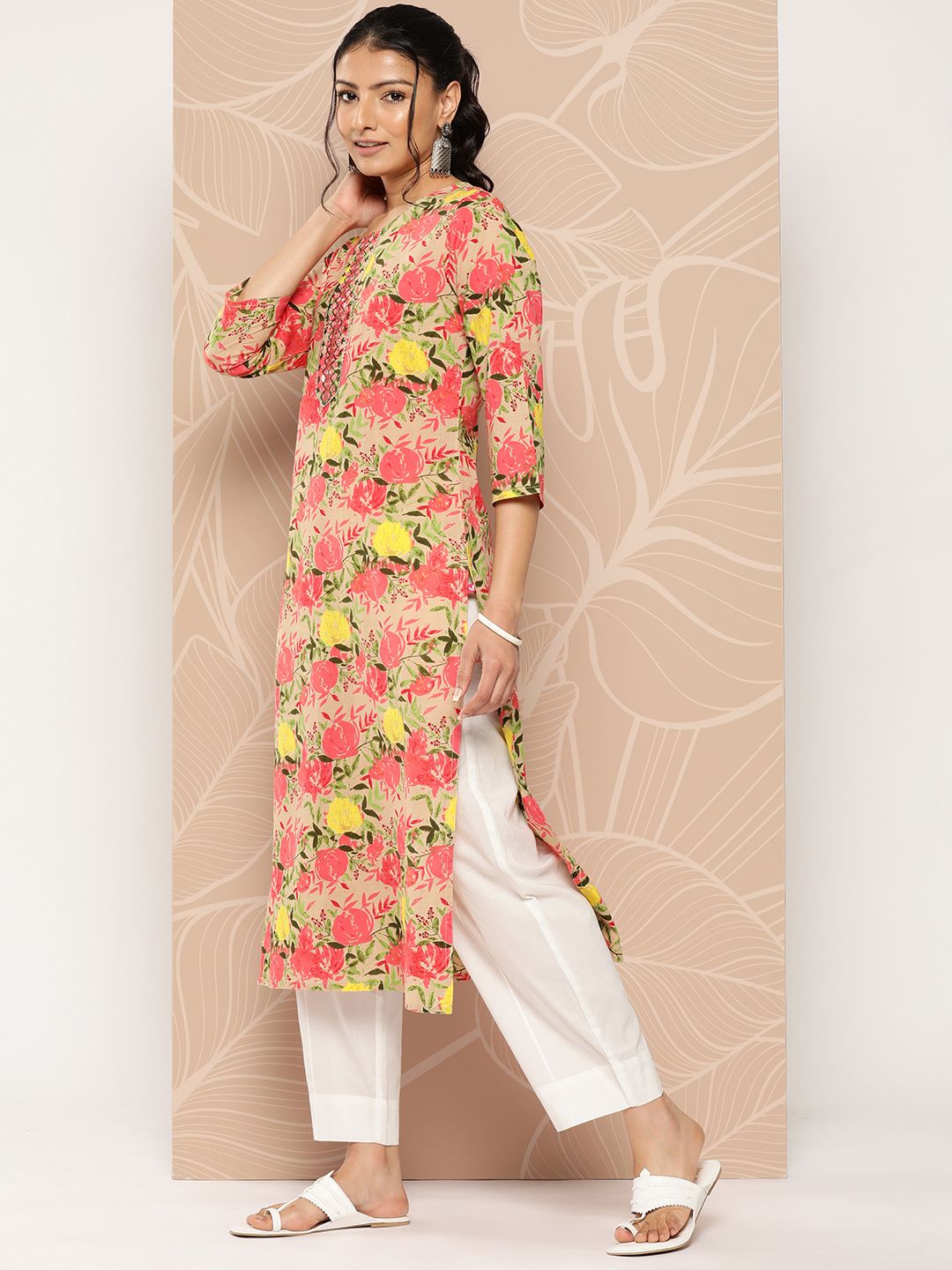 Varanga Women Beige & Pink Floral Printed Floral Kurta