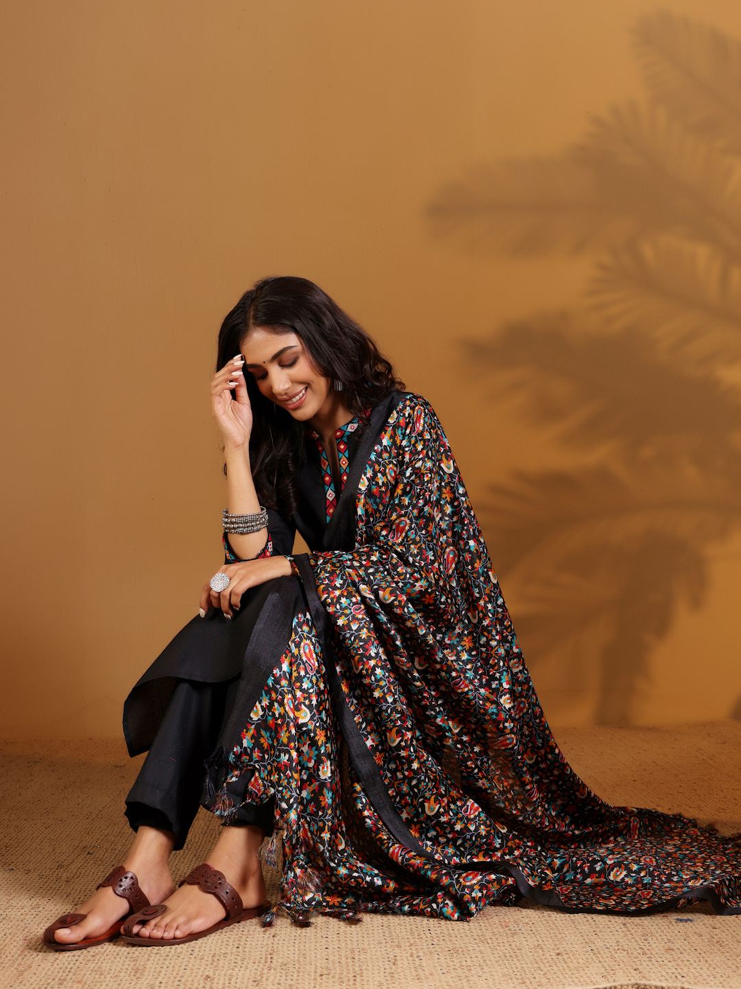 Varanga Ethnic Motifs Embroidered Woven Design Pure Cotton Kurta With Trousers & Dupatta