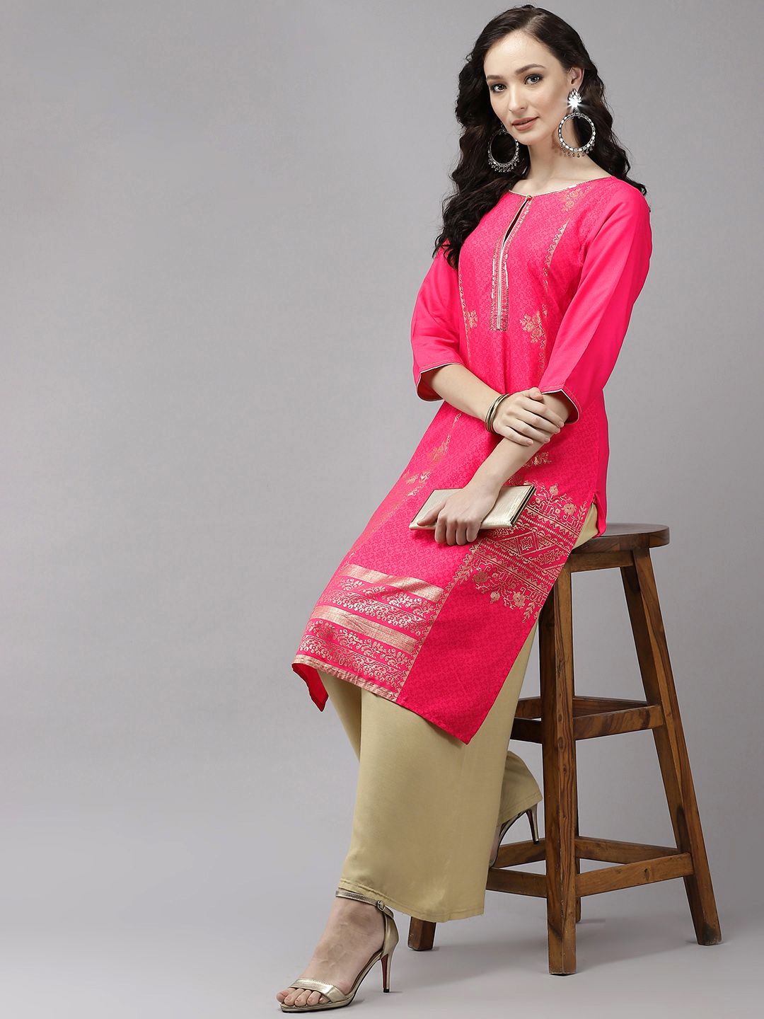 W Women Pink & Golden Geometric Printed Keyhole Neck Straight Kurta
