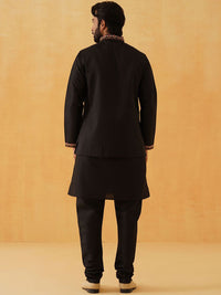 SOJANYA LUXE Thread Work Silk Cotton Straight Kurta dengan Piyama & Jaket Nehru