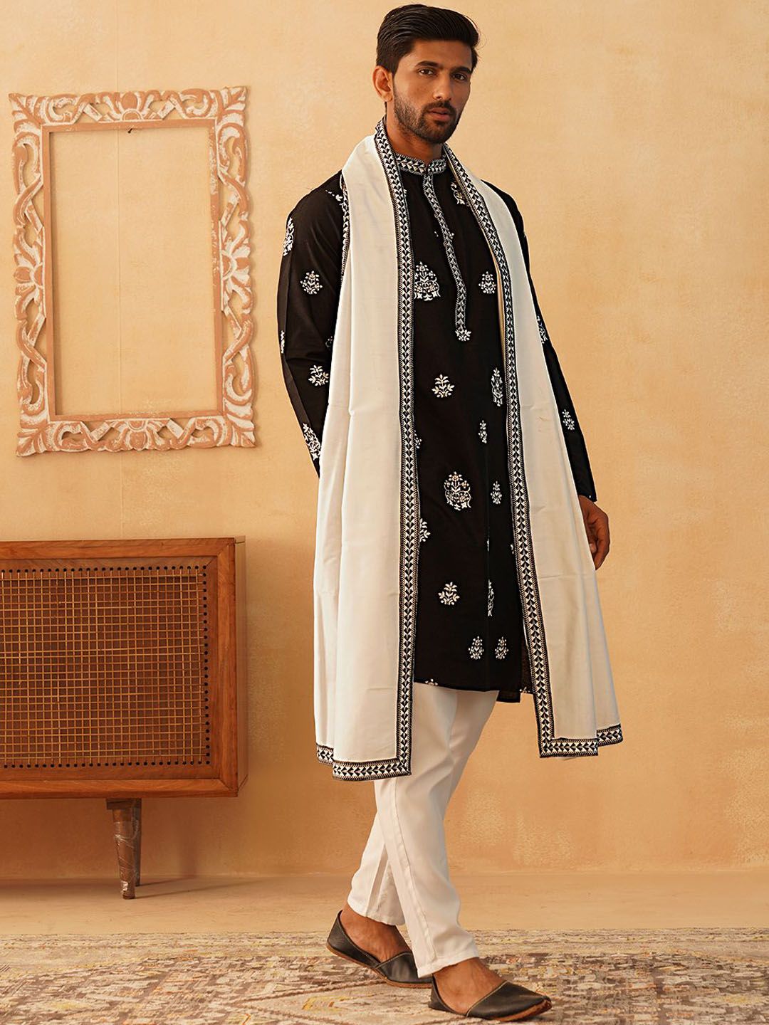 Jompers Floral Embroidered Sequinned Straight Kurta & Pyjamas With Dupatta