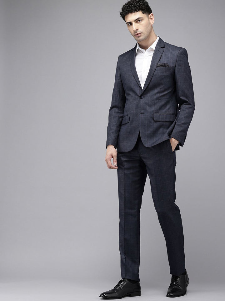 Park Avenue memeriksa Slim sesuai dengan sutan formal 2 keping
