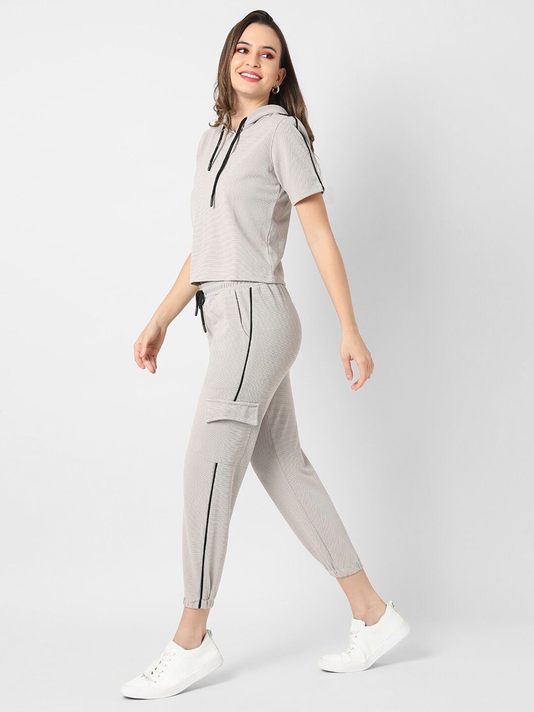 Campus Sutra Women Grey Solid Hooded T-Shirt with Trousers