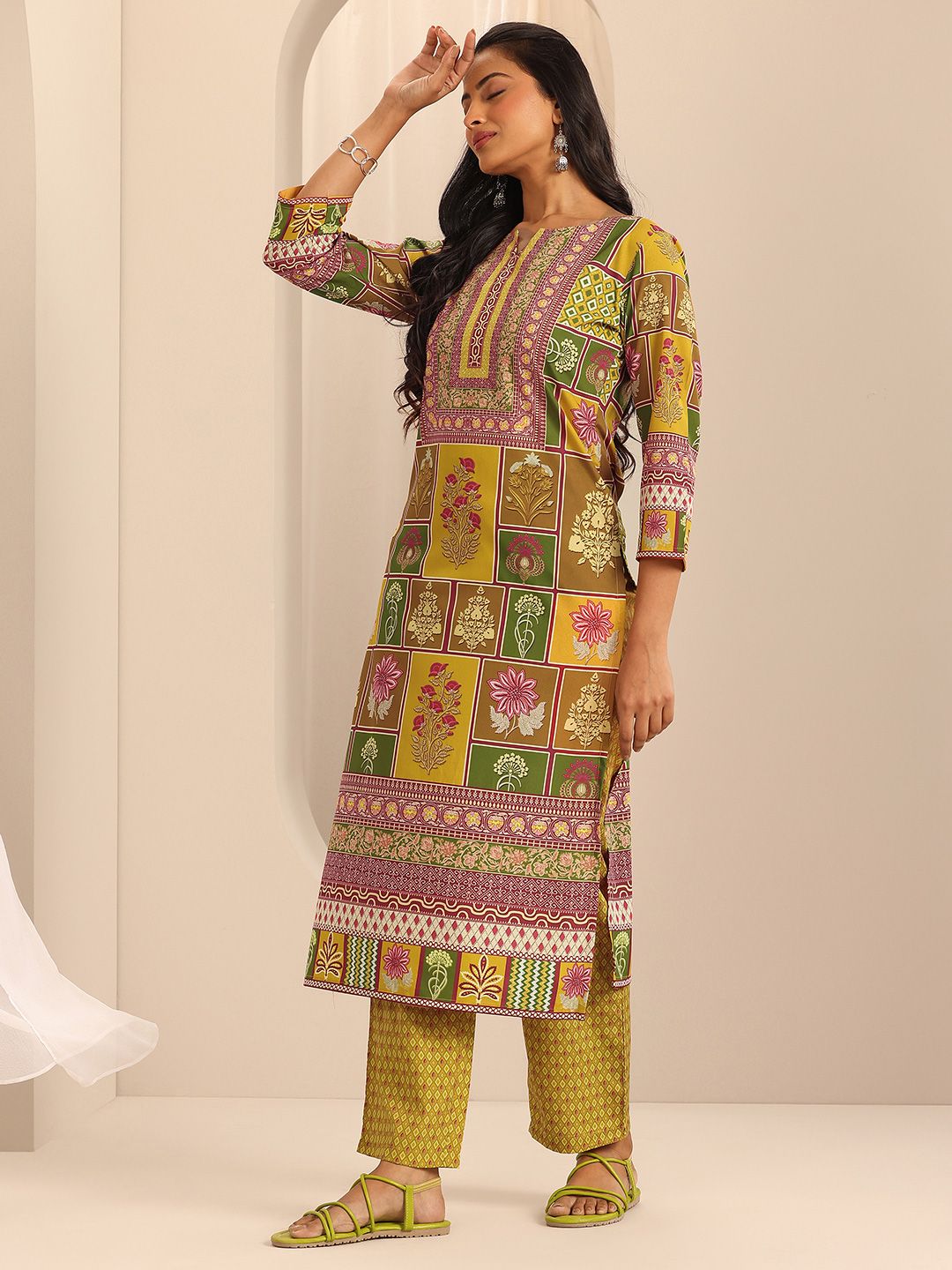 Libas Ethnic Motifs Printed Straight Kurta with Trousers