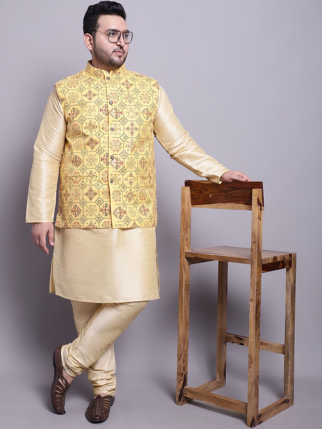 SOJANYA PLUS Regular Dupion Silk Kurta with Pyjamas