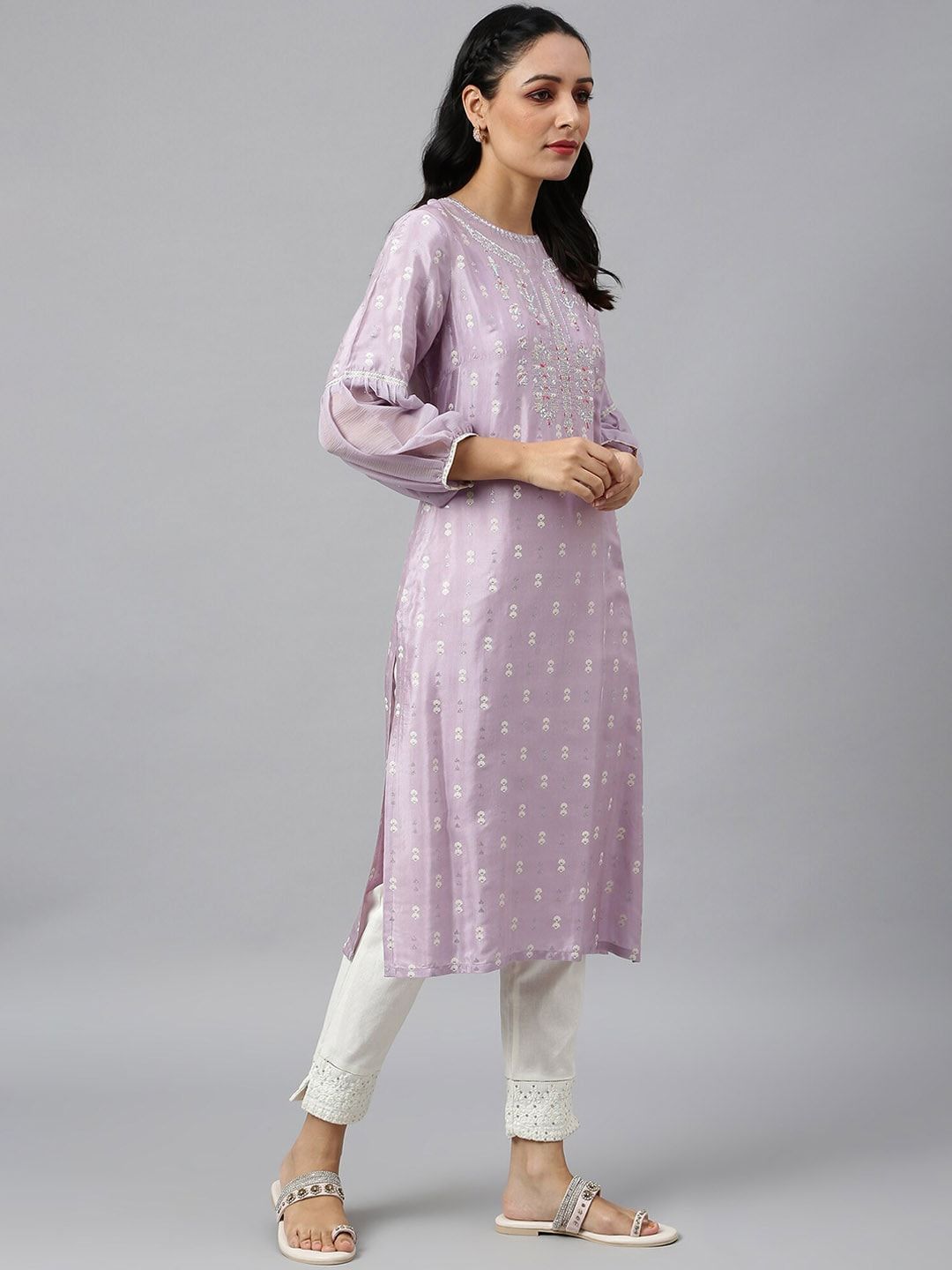W Women Lavender Ethnic Motifs Embroidered Thread Work Kurta
