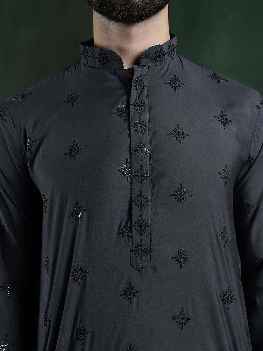 SOJANYA Ethnic Motifs Embroidered Mandarin Collar Sequinned Straight Kurta