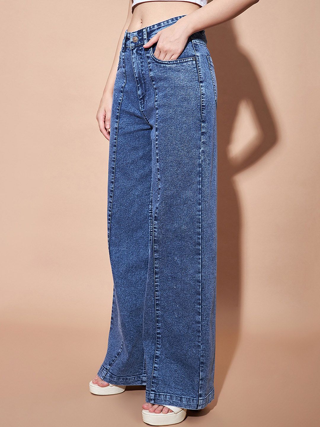 SASSAFRAS BASICS Women Straight Fit High-Rise Clean Look Heavy Fade Jeans