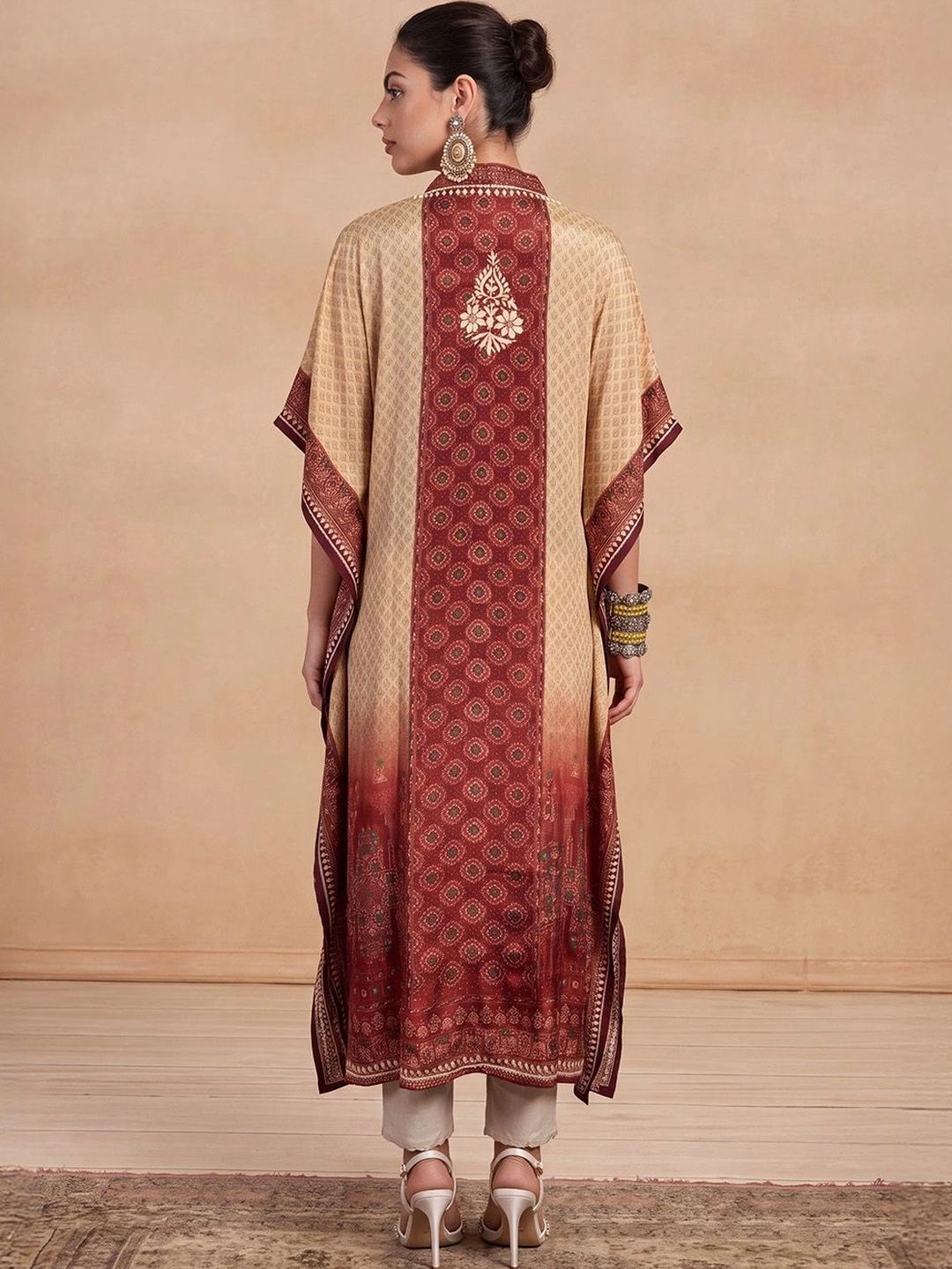 Rumah Wanita Chikankari Motif Etnik Bercetak Lengan Panjang Kerja Benang Crepe Kaftan Kurta