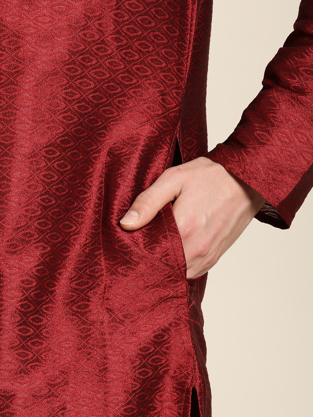 SOJANYA Men Maroon Woven Design Straight Kurta