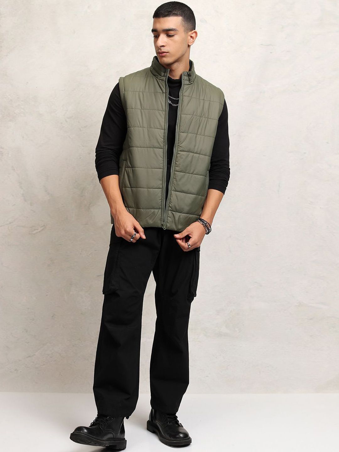 HIGHLANDER Men Solid Crop Mandarin Collar Quilted Jacket