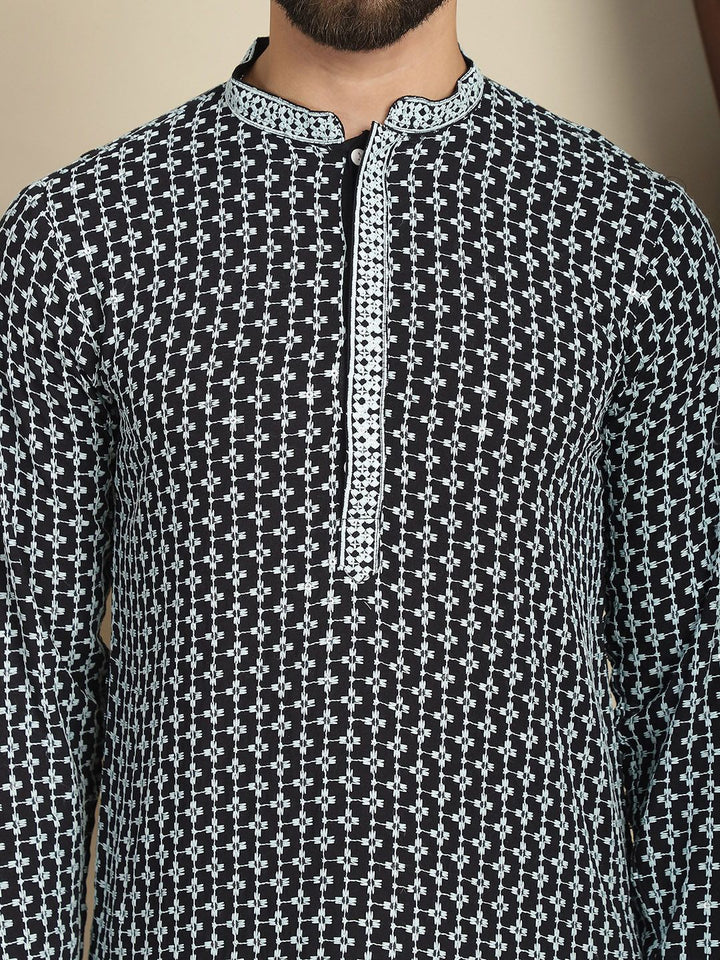 Anouk Geometric Printed Mandarin Collar Lengan Panjang Cotton Thread Work Kurta