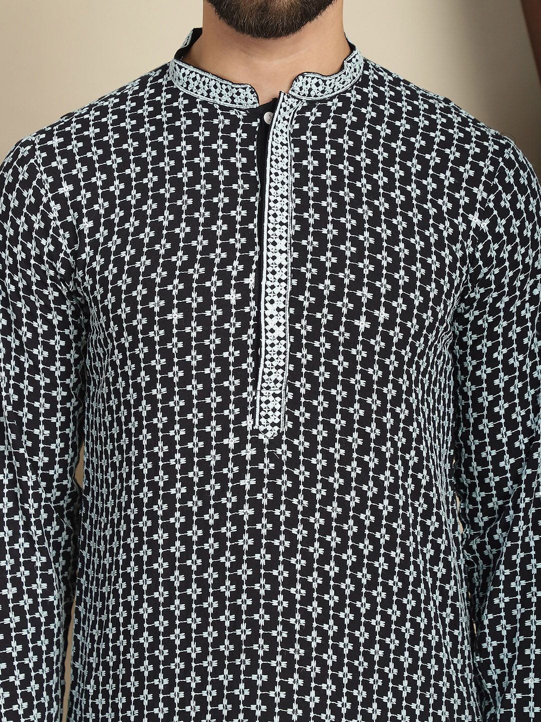Anouk Geometric Printed Mandarin Collar Lengan Panjang Cotton Thread Work Kurta