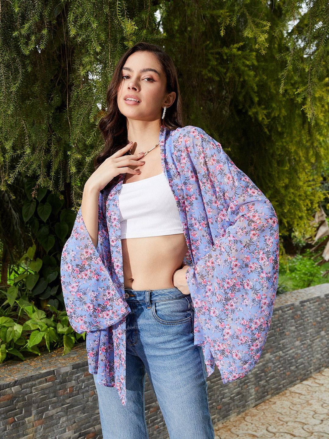 SASSAFRAS Blue & Pink Floral Printed Front Open Shrug