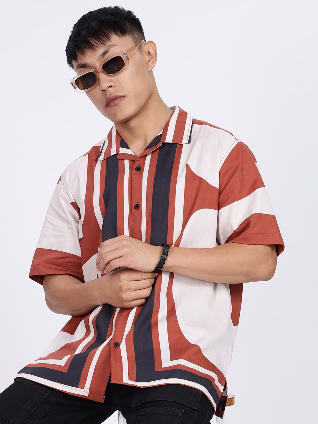 Eszett Men Abstract Printed Spread Collar Cotton Casual Shirt