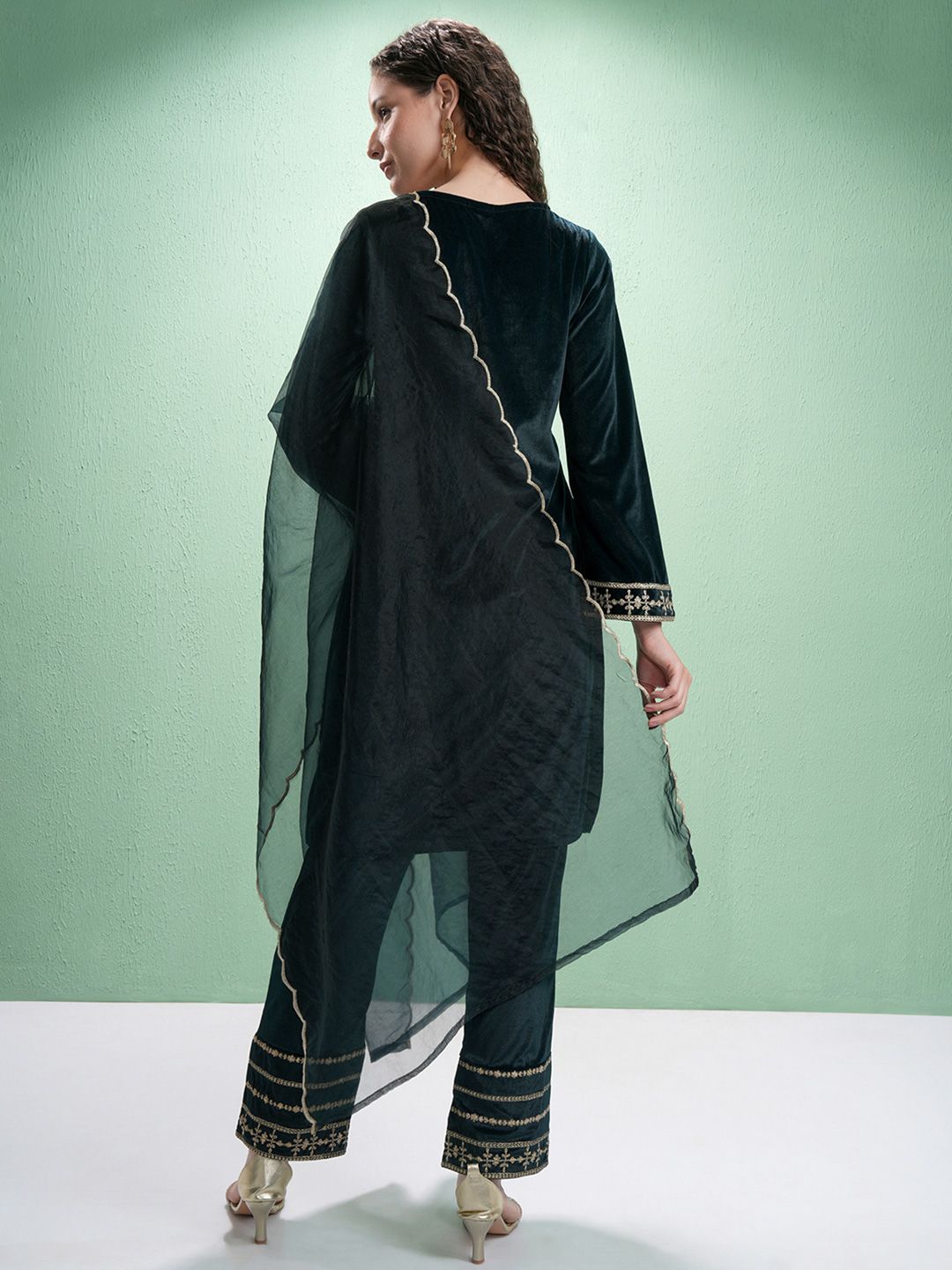Vishudh Women Embroidered Regular Kurta with Trousers & With Dupatta