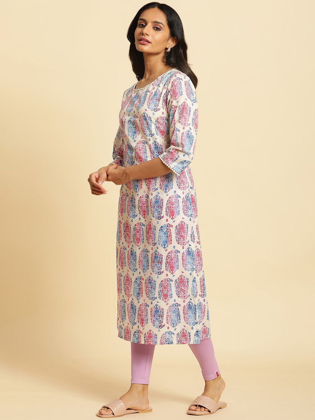 W Round Neck Ethnic Motifs Printed Cotton Straight Kurta