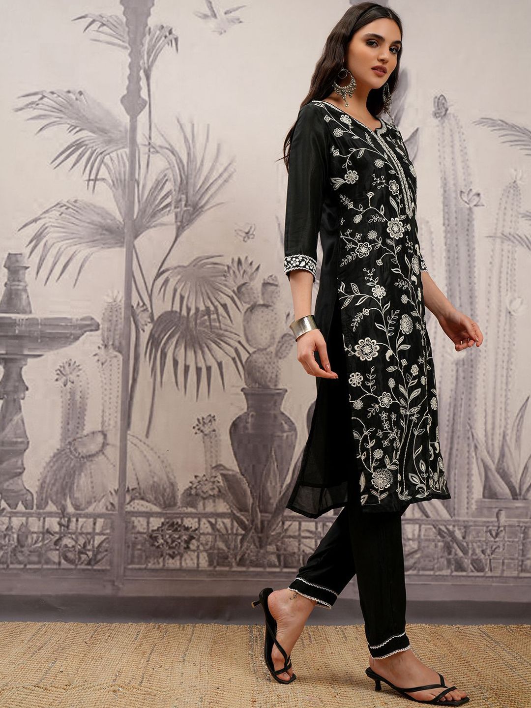 Vishudh Notch Neck Embroidered Regular Thread Work Straight Kurta Set