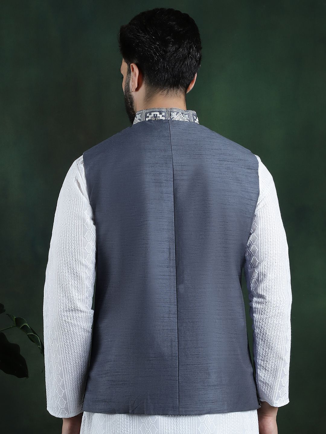 SOJANYA Men's Embroidered Nehru Jacket