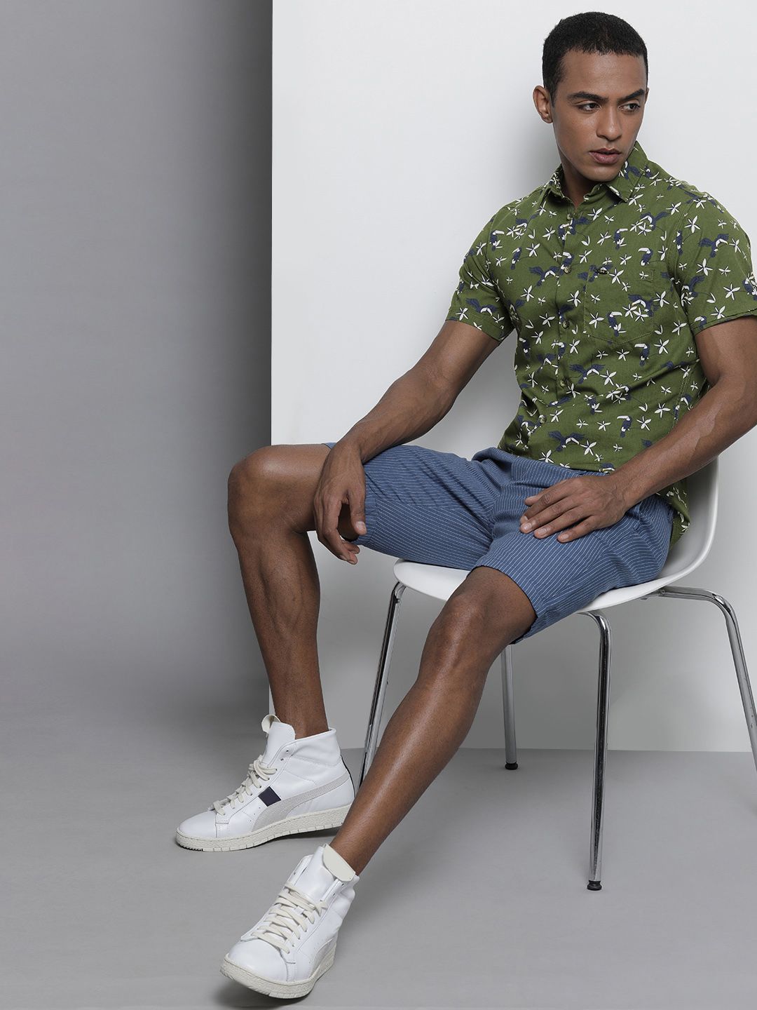 The Indian Garage Co Men Slim Fit Floral Printed Resortwear Shirt