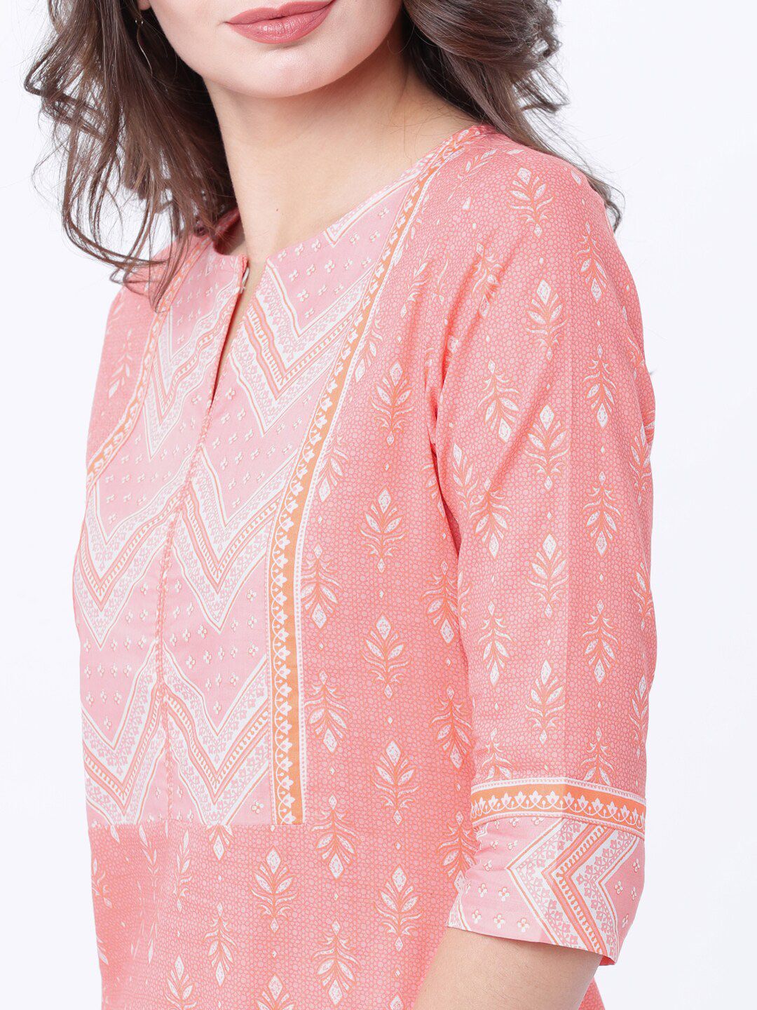 Vishudh Women Coral & Off-White Striped Straight Kurta