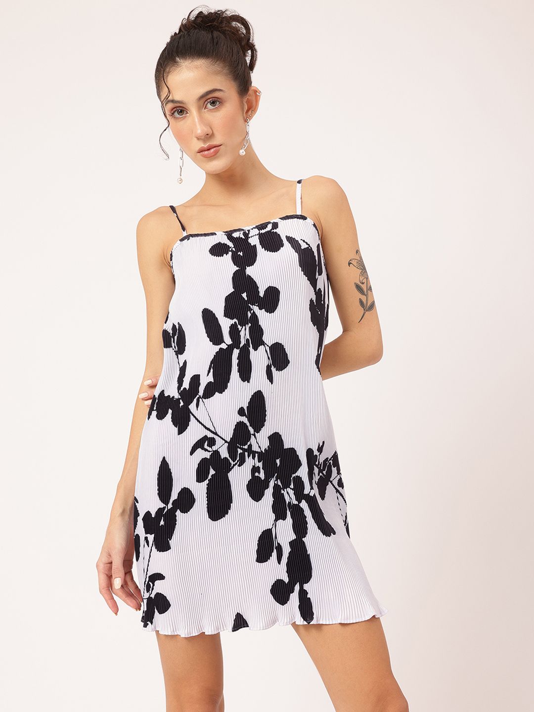 DressBerry Textured Twirl Printed Accordion Pleated Mini Strappy Sheath Dress