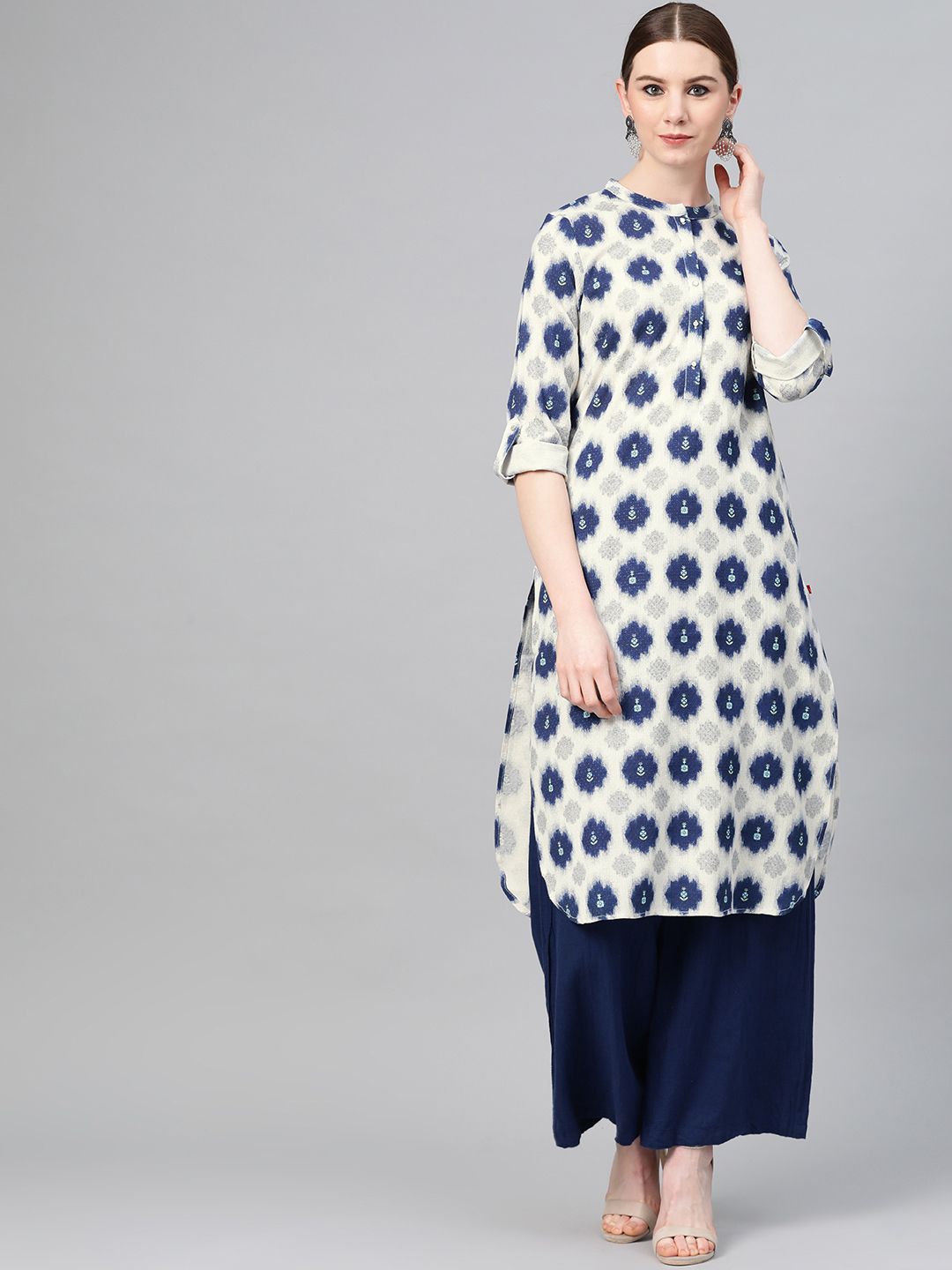 W Women Off-White & Navy Blue Printed Straight Kurta