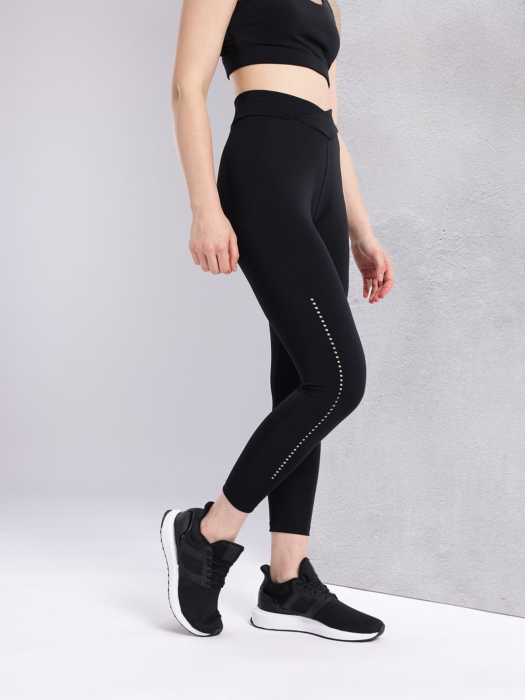 HRX by Hrithik Roshan Women Brand Logo Print Mid-Rise Cropped Running Tights