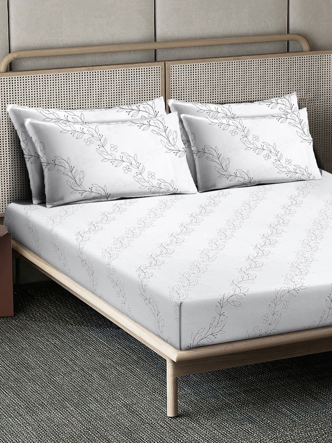 KLOTTHE OffWhite Floral Printed Dilengkapi Cadar Katil Super King 400 TC Dengan 4 Sarung Bantal