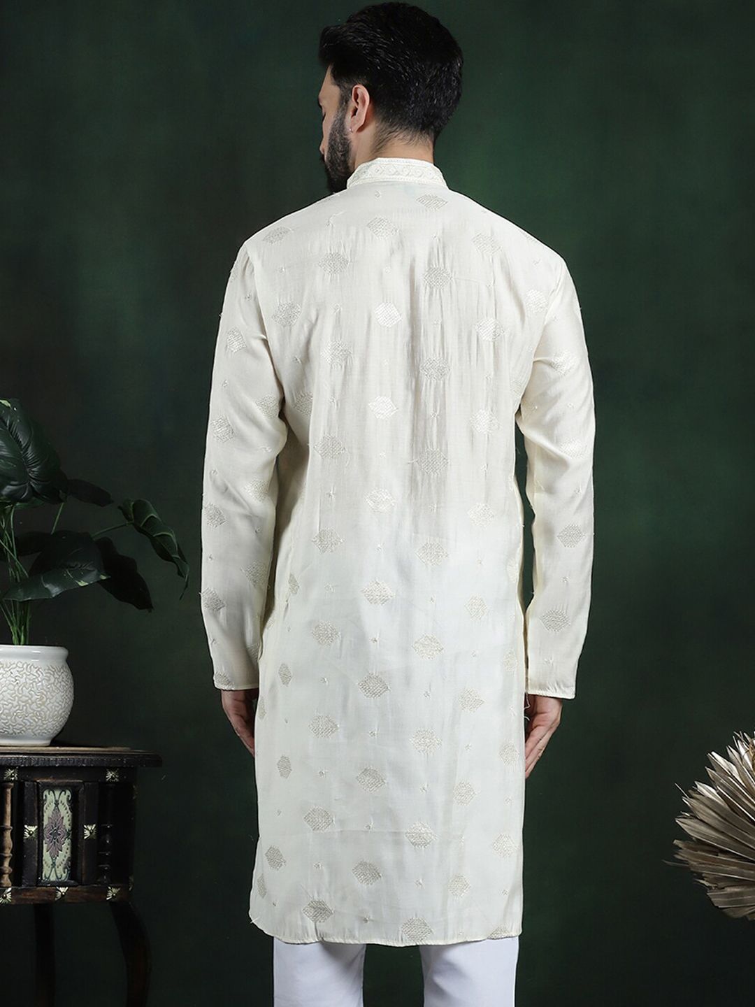 SOJANYA Motif Etnik Bersulam Kolar Mandarin Kurta Lurus Labuci