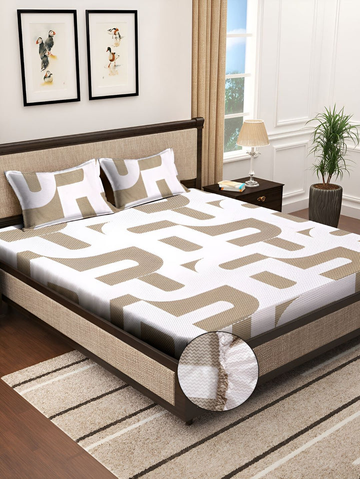 KLOTTHE Brown Abstract Printed 300TC Super King Fitted Bedsheet With 2 Pillow Covers