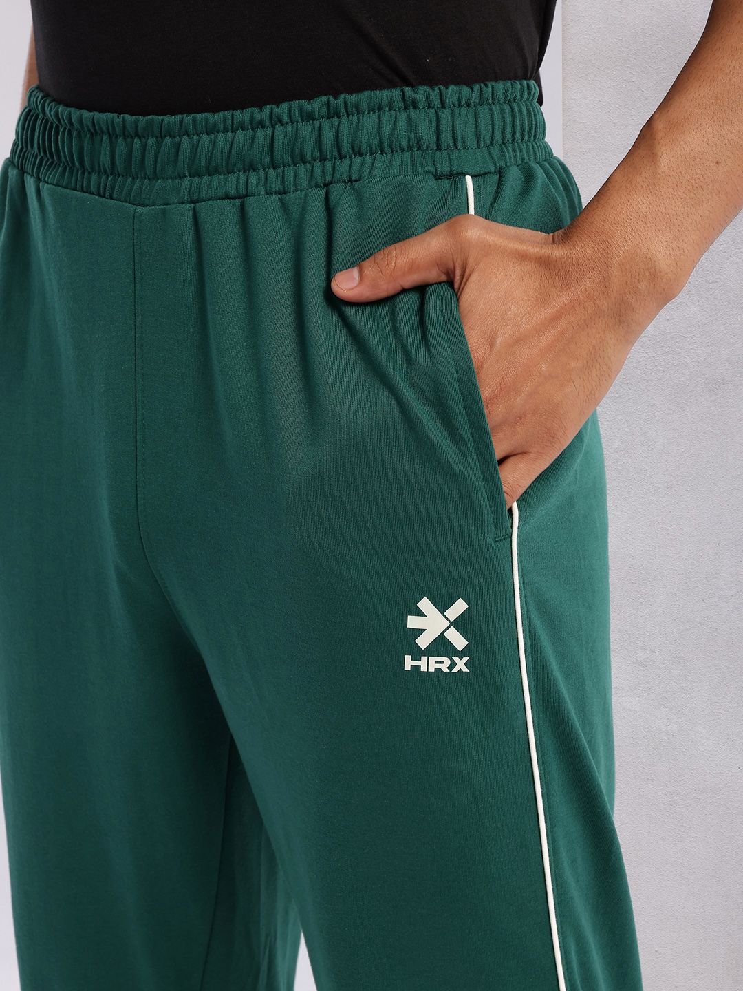 HRX by Hrithik Roshan Men Contrast Piping Mid-Rise Lifestyle Track Pants
