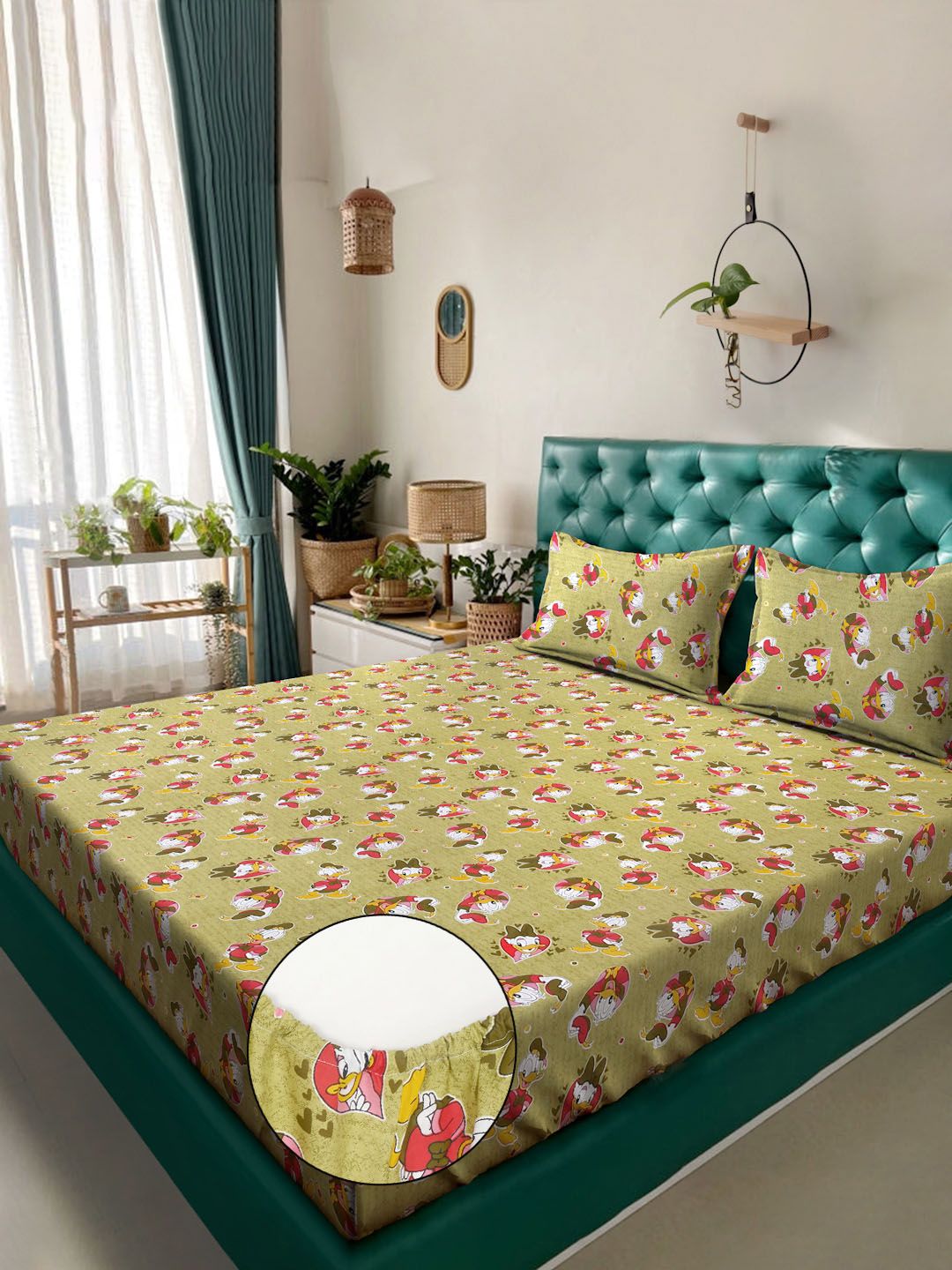 KLOTTHE Green Cartoon Printed Fitted 400 TC Cotton King Bedsheet & 2 Pillow Covers