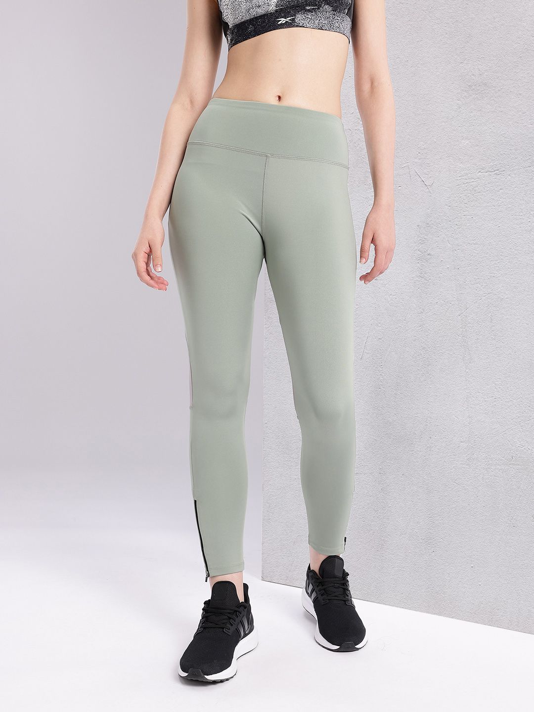 HRX by Hrithik Roshan Women Colourblock Rapid-Dry Cropped Running Tights