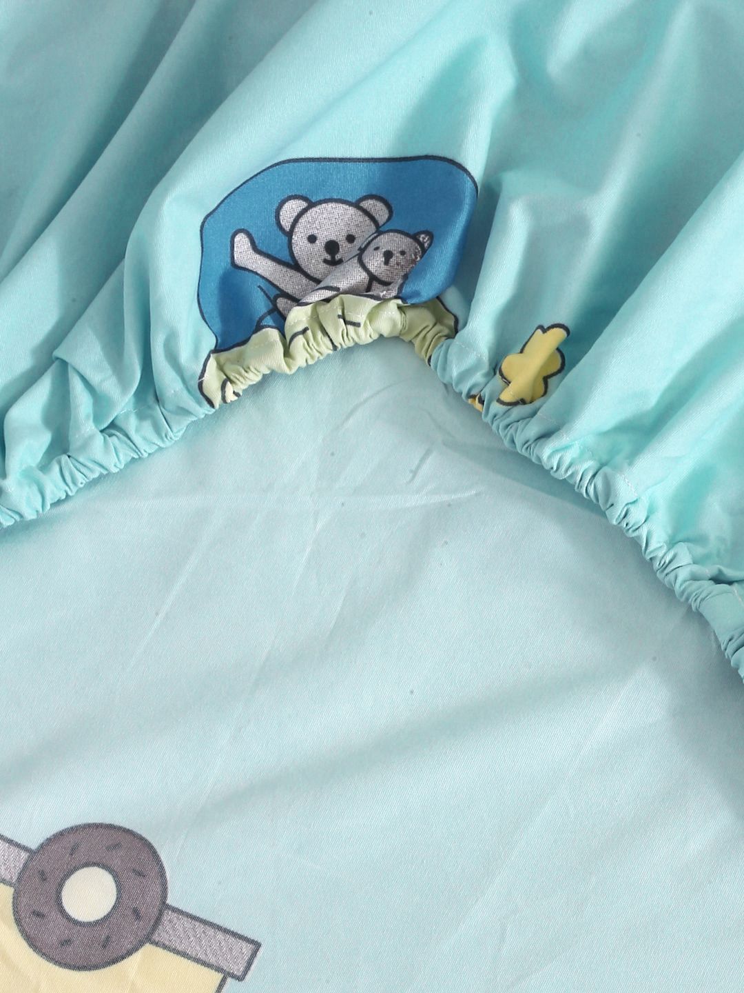 KLOTTHE  Cartoon Characters Printed 300 TC Fitted Double Bed Sheet with 2 Pillow Covers