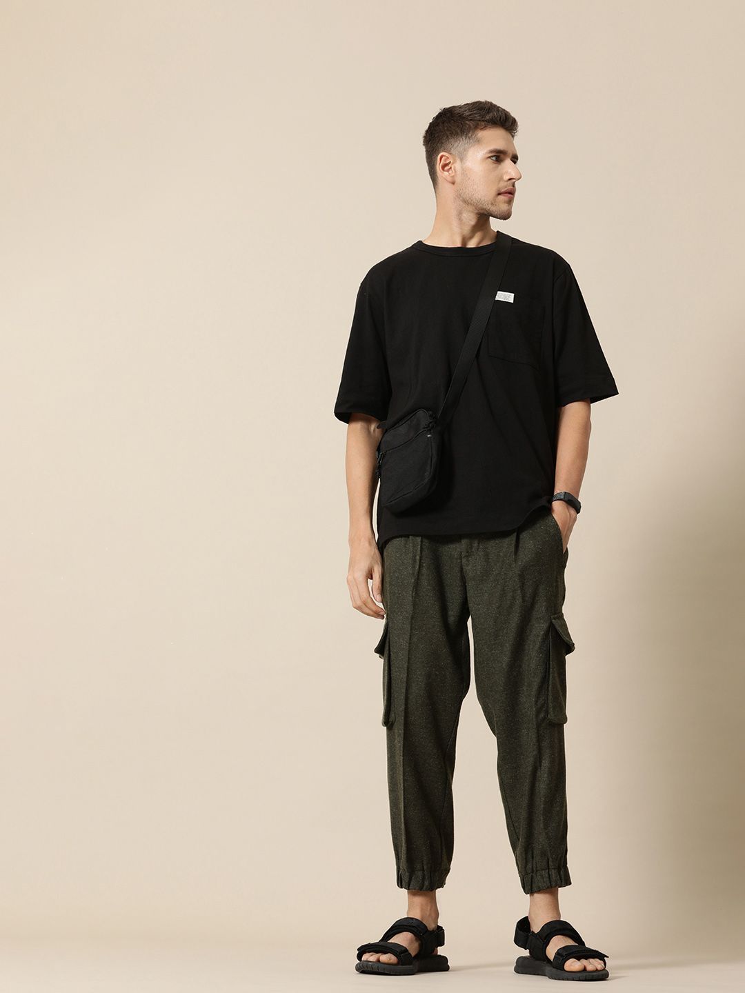 Mr Bowerbird Men Solid Tweed Pleated Cargos Trousers