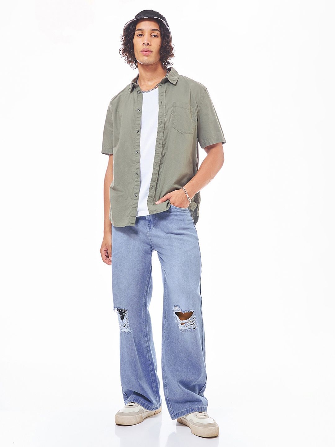 Bewakoof Men's Light Blue Baggy Distressed Mid-Rise Jeans
