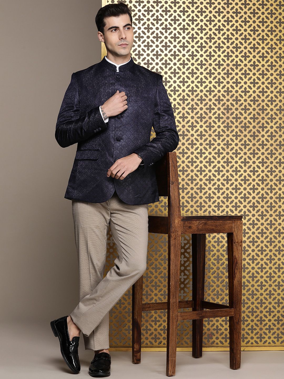 House of Pataudi Self Design Mandarin Collar Bandhgala Jashn Blazers