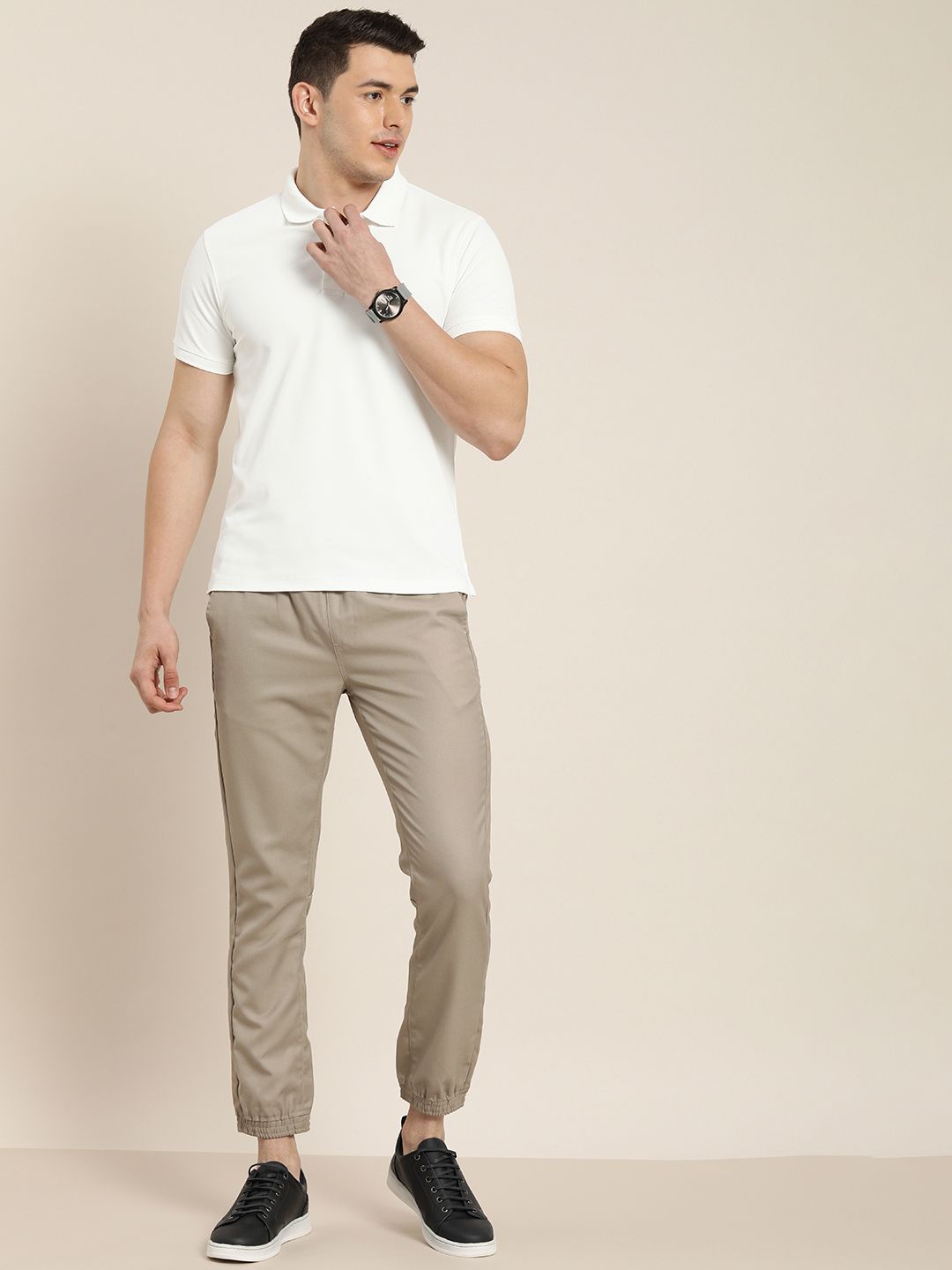 ether Men White Solid Moisture-Wicking Antimicrobial Polo