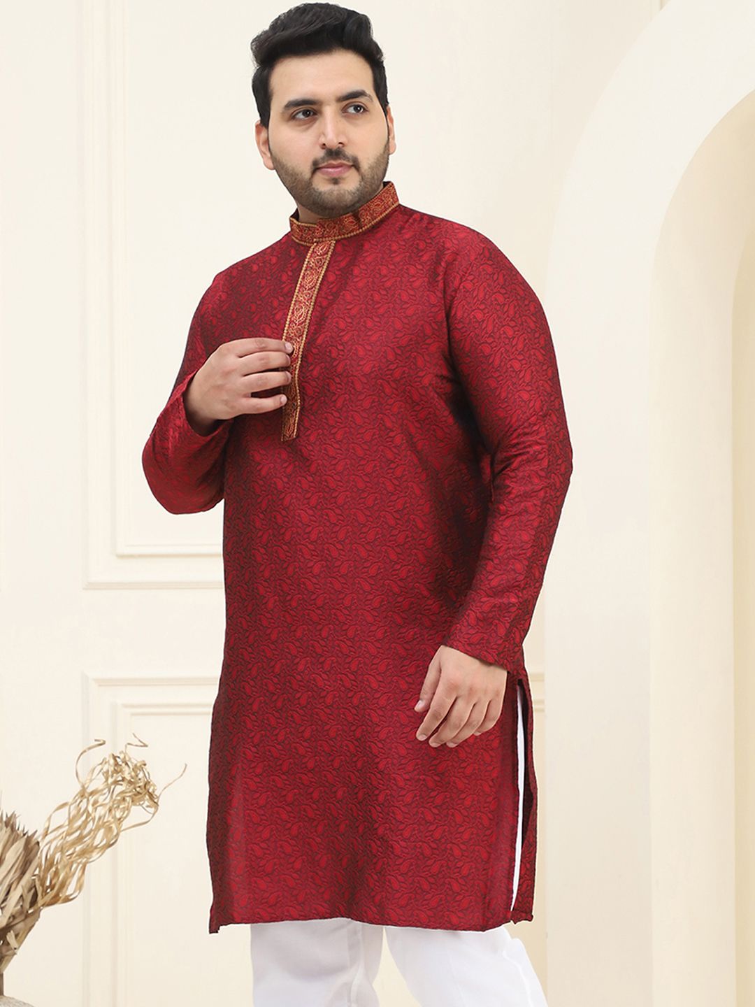 SOJANYA PLUS Men Maroon Benang Sulam Kurta Kerja