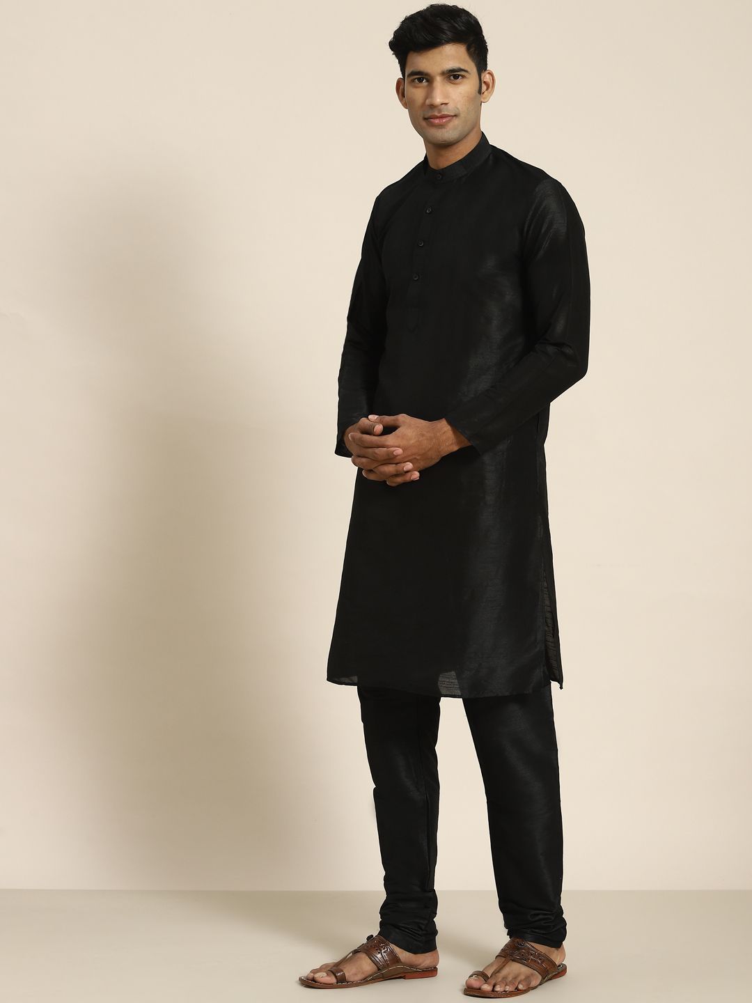 SOJANYA Men Black Kurta with Churidar