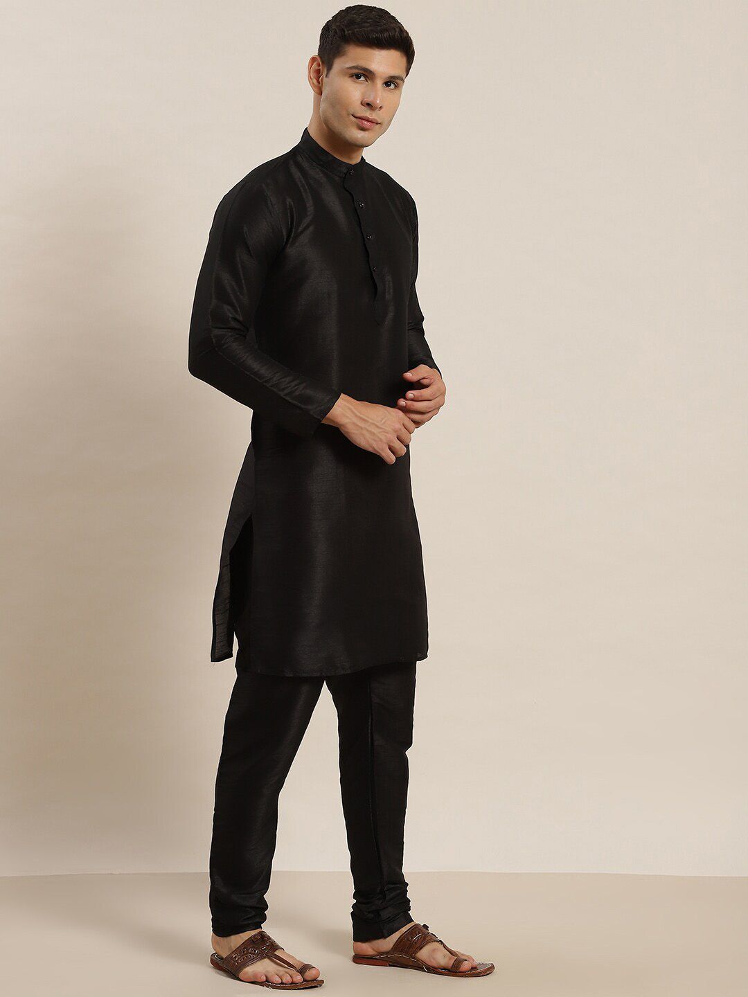 SOJANYA Mandaron Collar Regular Kurta With Churidar & Nehru Jacket