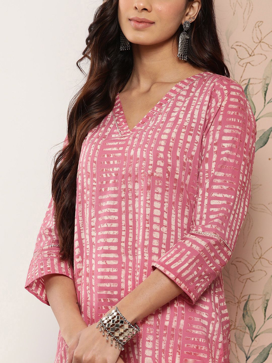 Varanga Women Printed Gotta Patti Pastels Kurta